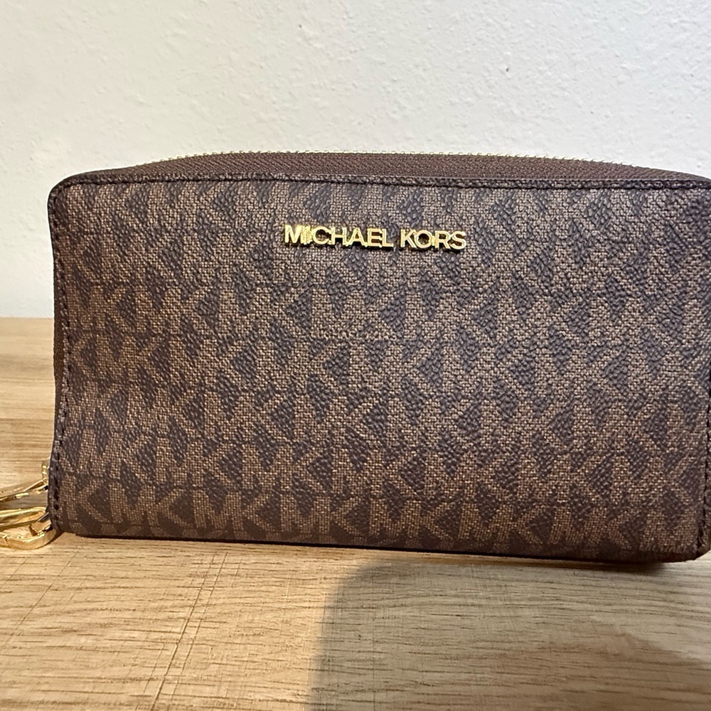 Michael Kors Jet Set logo Brown and Gold Wristlet NWT - Picture 2 of 8